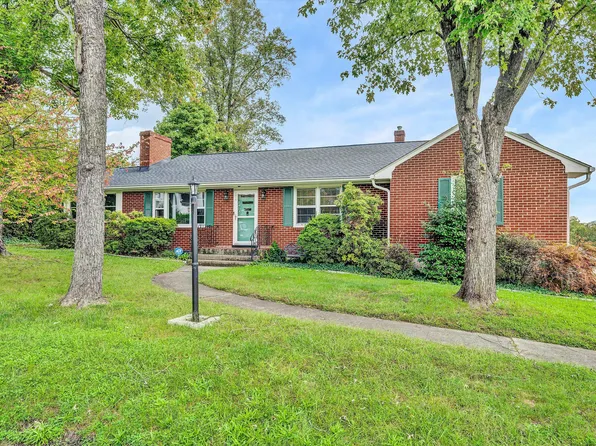 2014 Wynmere Dr, Roanoke, VA 24018