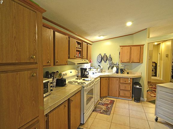 3rd image of 21201 NE 58th St Unit 43