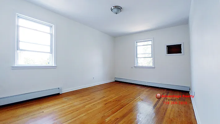 Rented by Advantage Realty of Forest Hills Inc | media 8