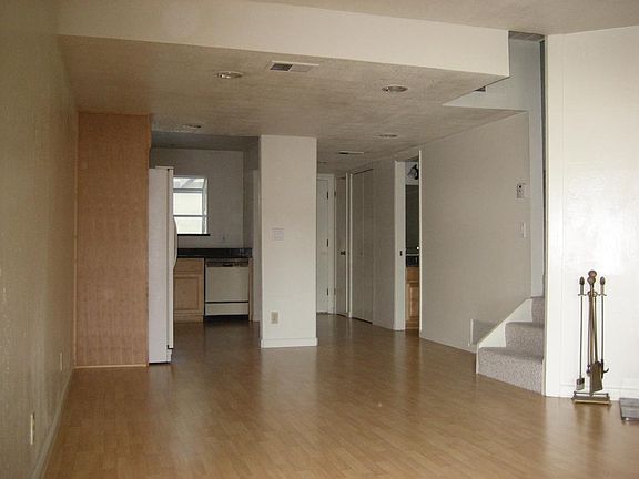 3rd image of 10431 Mary Ave