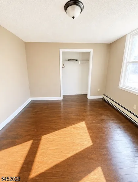 3 bed, 1.0 bath, $2,500 — Photo 4