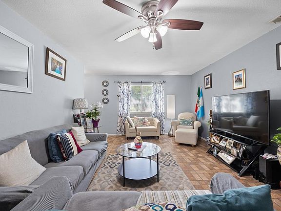 4th image of 10406 Little Pebble Dr