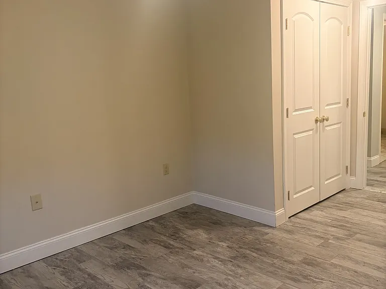 86 Maple St — Photo 16