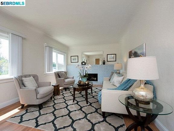 3rd image of 270 Oakes Blvd