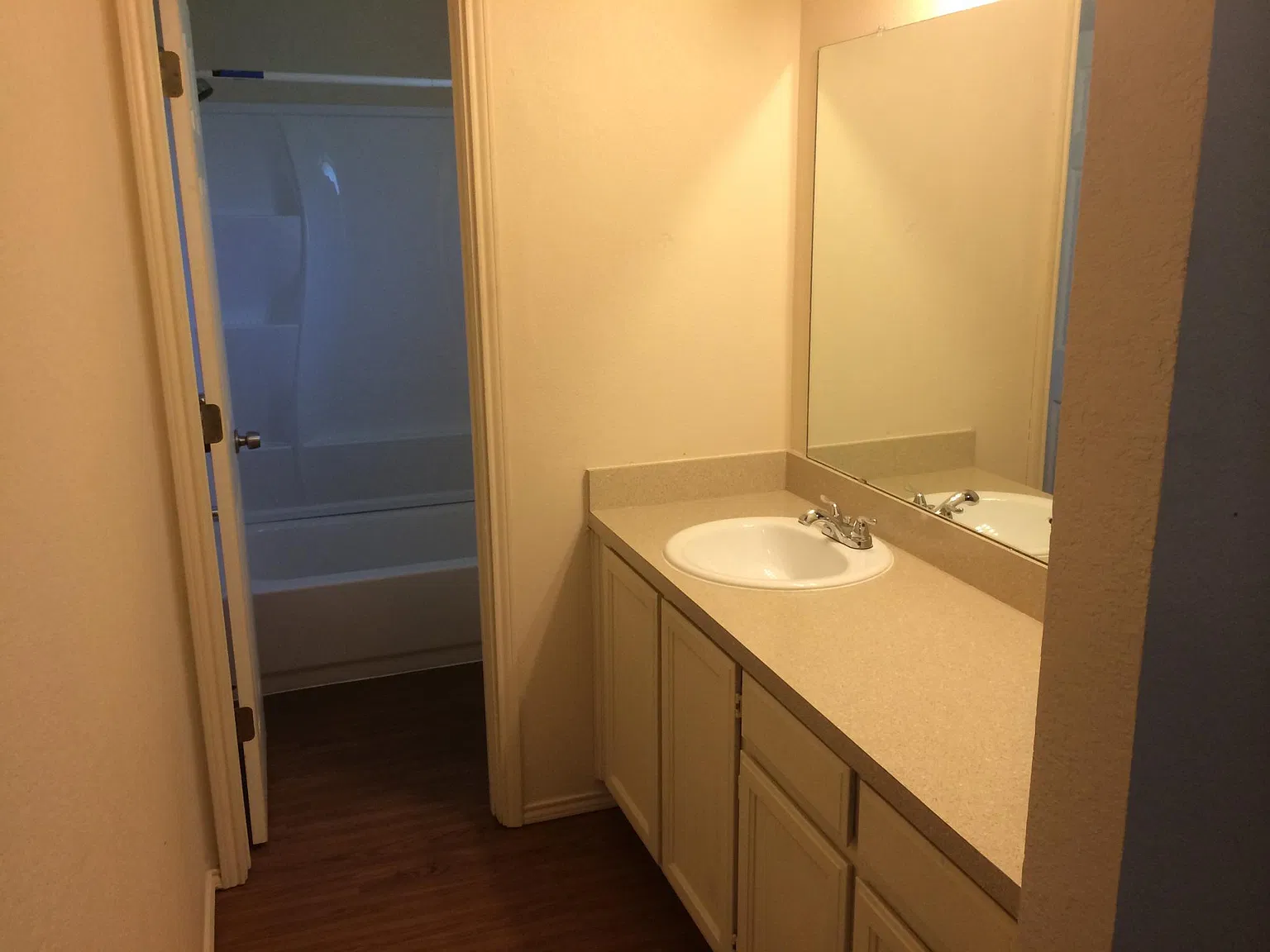 2 bed, 1064 sqft, $1,625 — Photo 3