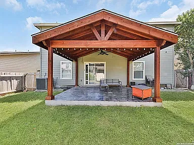 5 bed, 3184 sqft, $2,350 — Photo 2