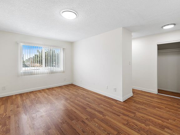 5th image of 909 E Chevy Chase Dr APT 5