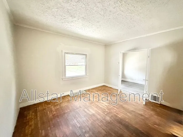 6706 Gertrude Ave #GERTRUDE AVE 6706 UN — Photo 4