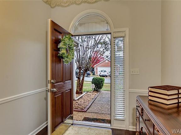 5th image of 6349 Woodmere Dr