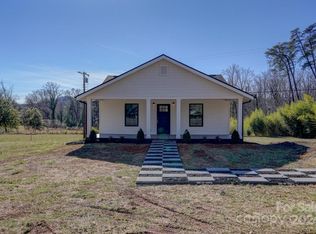979 Howard Gap Rd, Tryon, NC 28782