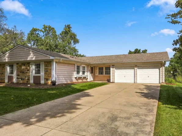 101 Emerson Dr, Schaumburg, IL 60194