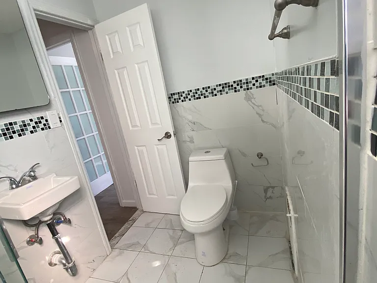 336 Scranton Ave #1 — Photo 28
