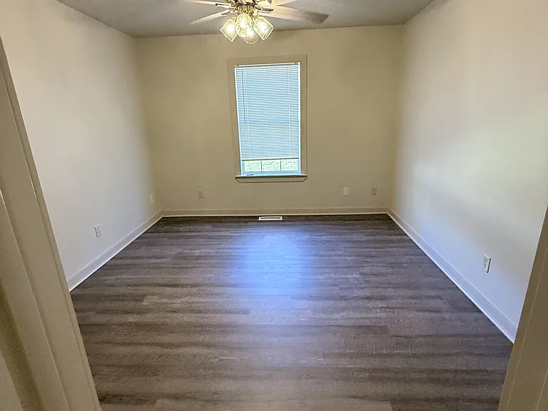 509 W Briarbrook Ln — Photo 9