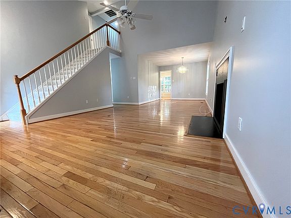 5th image of 10224 Raintree Commons Ln