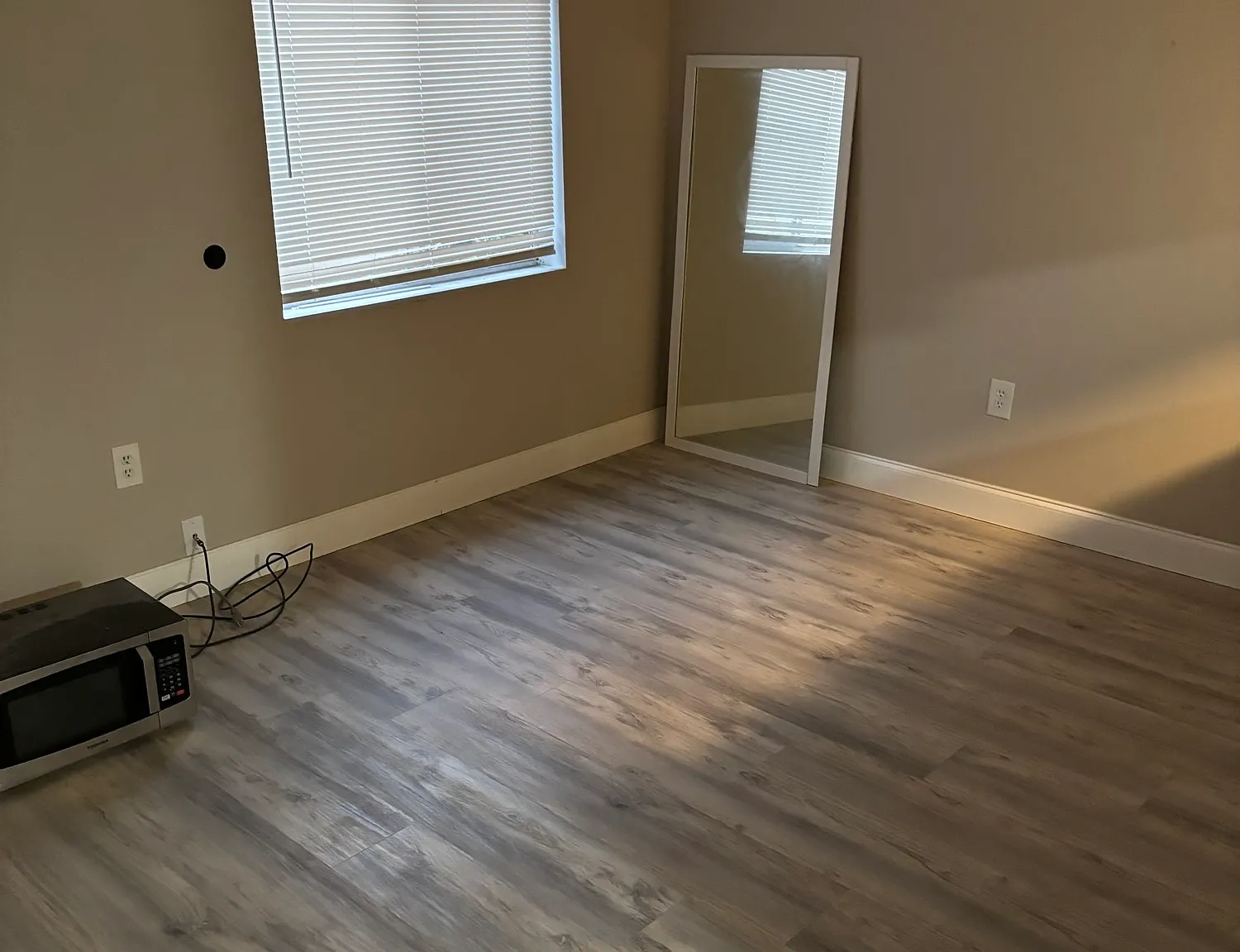 1 bed, 739 sqft, $1,375 — Photo 3