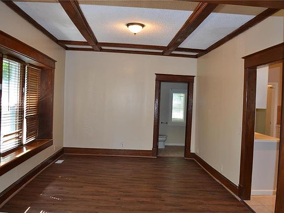 5th image of 3509 Smart Ave