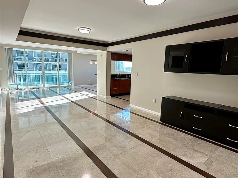 1800 N Bayshore Dr #2315 — Photo 9