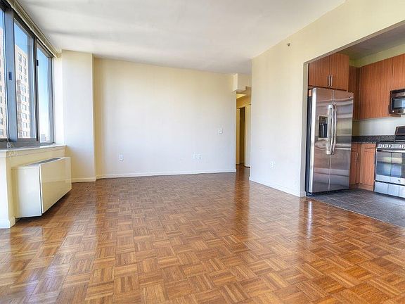 4th image of 100 W 26th St APT 21D