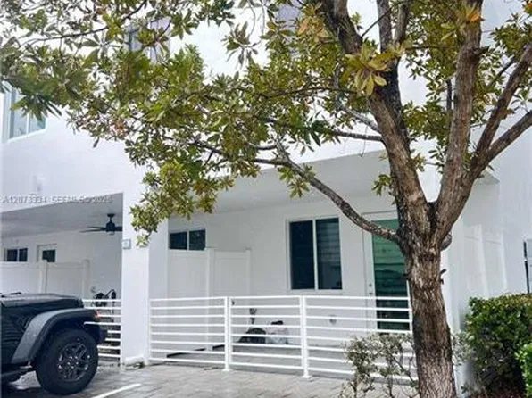 10229 NW 64th Ter, Doral, FL