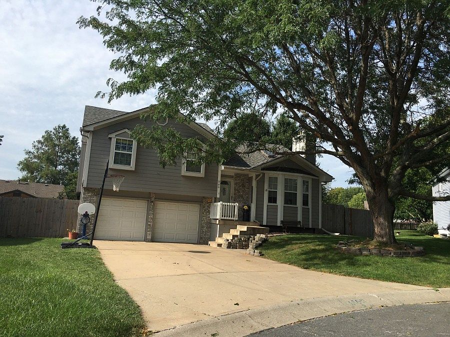 1st image of 250 SE Topaz Cir