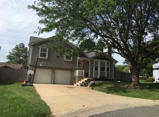 250 SE Topaz Cir, Lees Summit, MO 64063