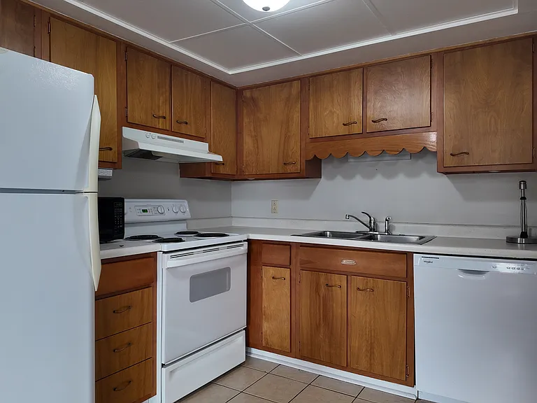 68160 Vineyard Rd #2 — Photo 5