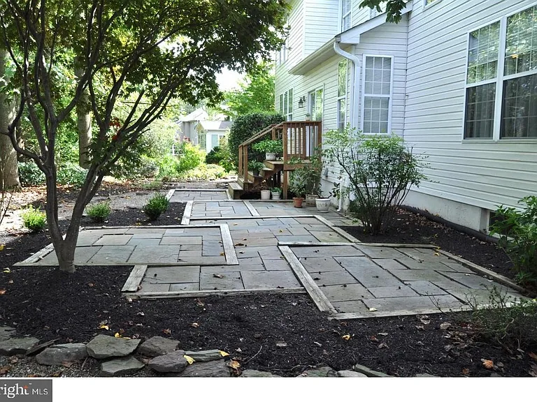 7 Matson Ct — Photo 24