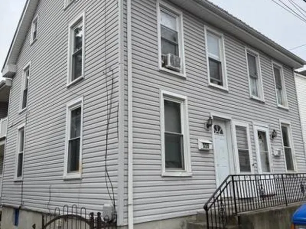 326 W 2nd St, Waynesboro, PA 17268