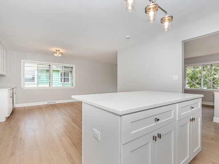 29 Robin Hill Dr — Photo 4