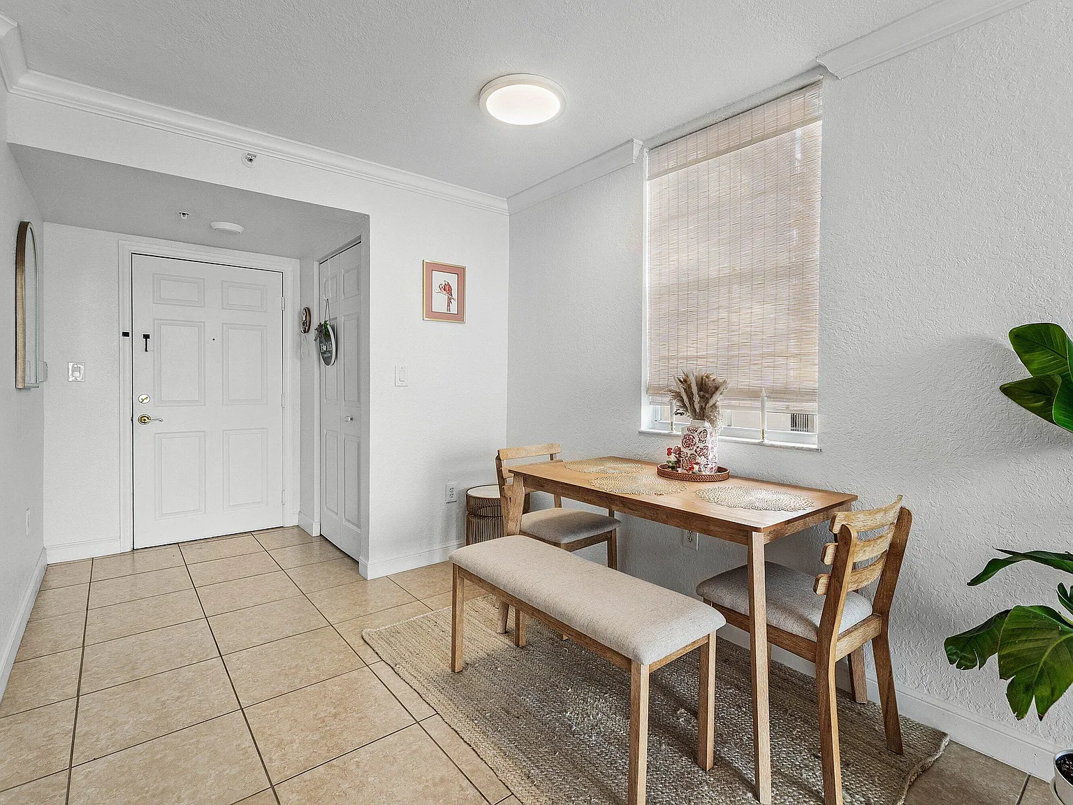2 bed, 1.0 bath, 995 sqft, $3,000 — Photo 2