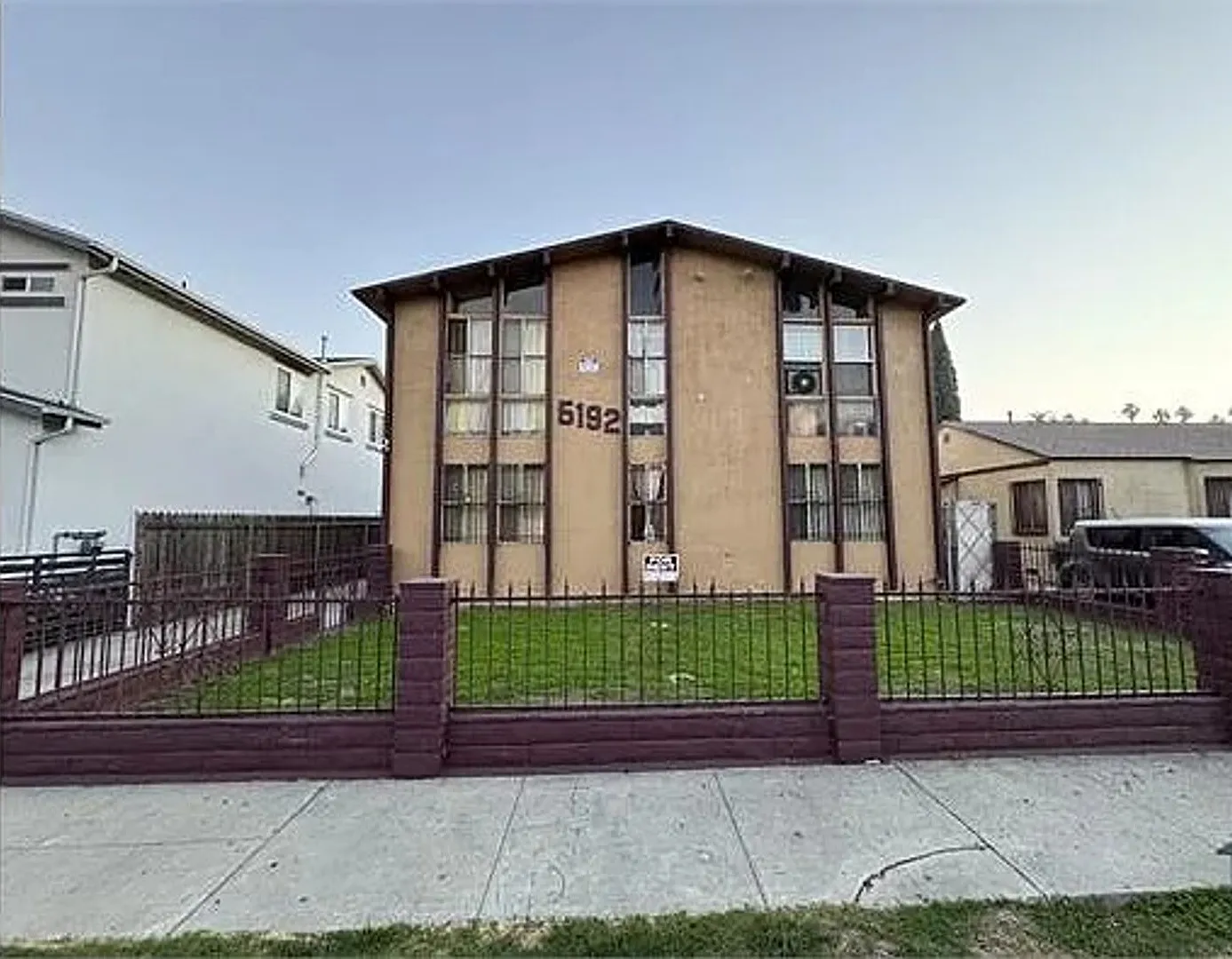 5192 W 20th St — Photo 1