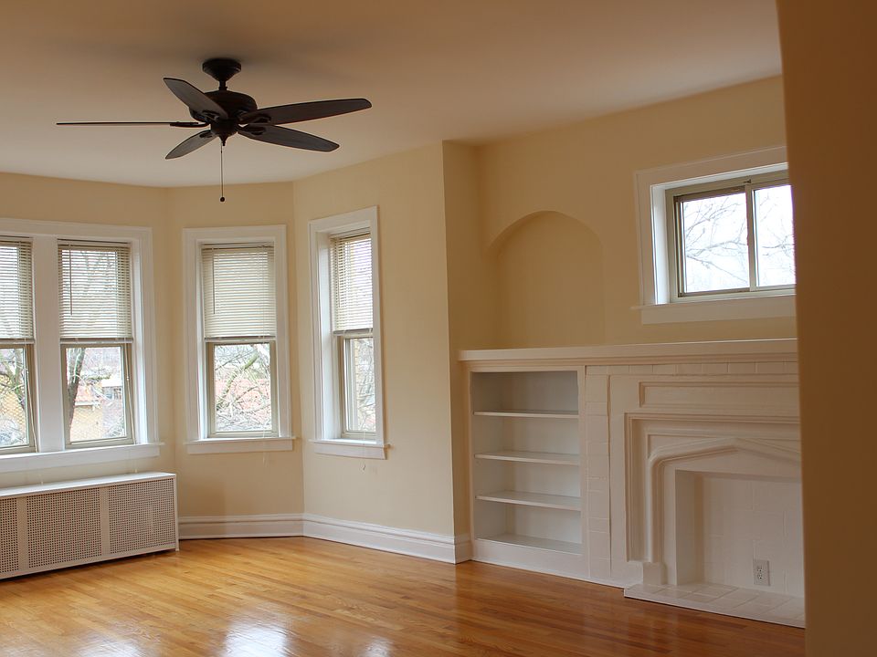 1st image of 5458 N Christiana Ave #3