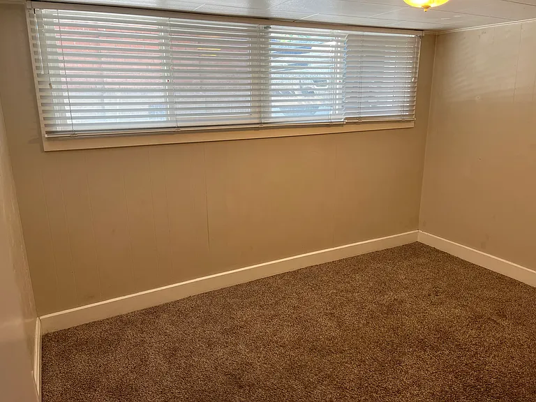 1064 E Hollywood Ave — Photo 8