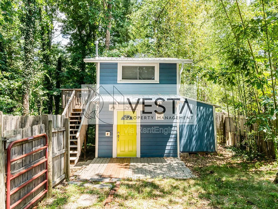 29 Ivy St N