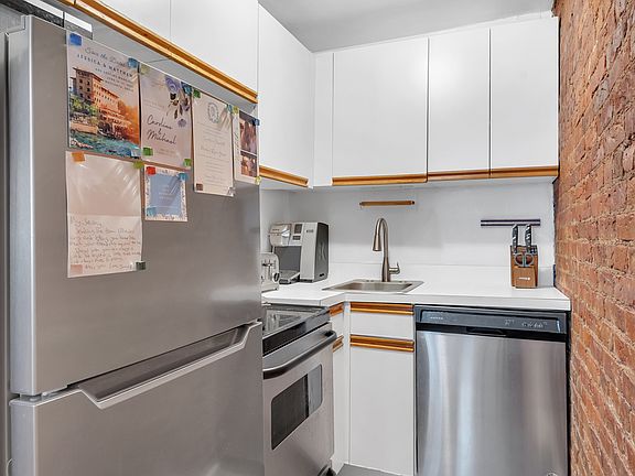 5th image of 220 W 15th St APT 1A