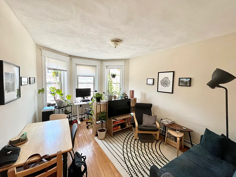 1665 Commonwealth Ave — Photo 2