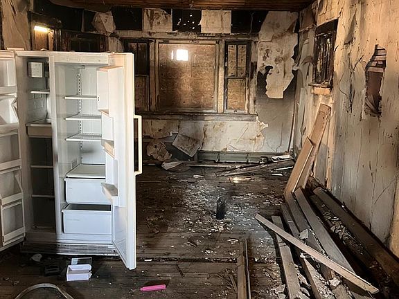2nd image of 1006 Raton Ave