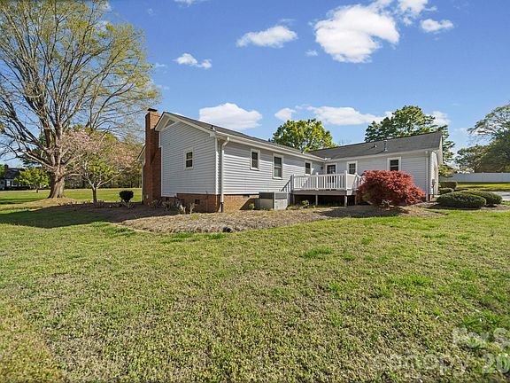 3rd image of 1235 Virginia Dare Dr
