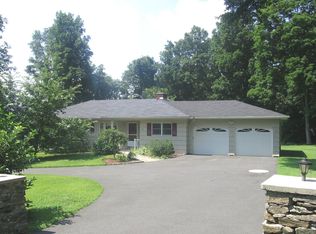 33 Culters Farm Rd, Monroe, CT 06468