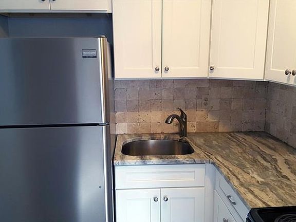 5th image of 2779 Woodgate Ln APT 39