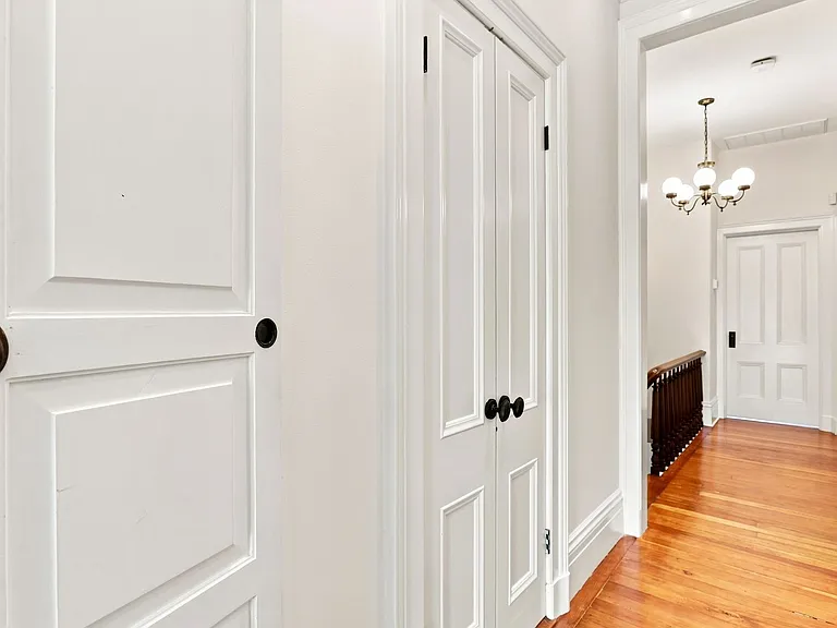 2570 Folsom St — Photo 27