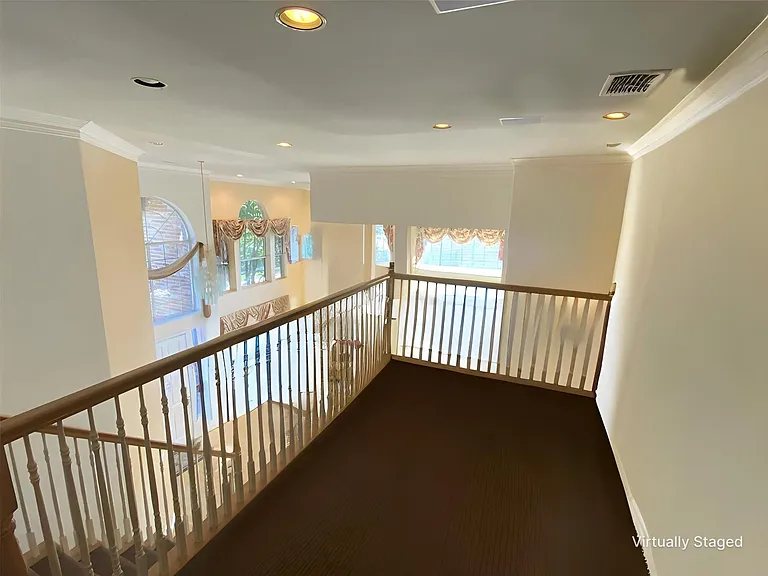 7521 England Dr — Photo 8