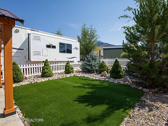 2nd image of 836 Buckboard Dr