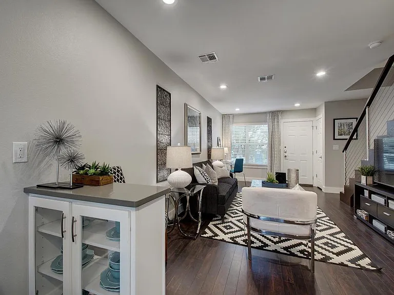 202 S College St #14 — Photo 7
