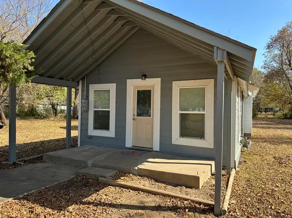 216 S 2nd St, Vinita, OK 74301