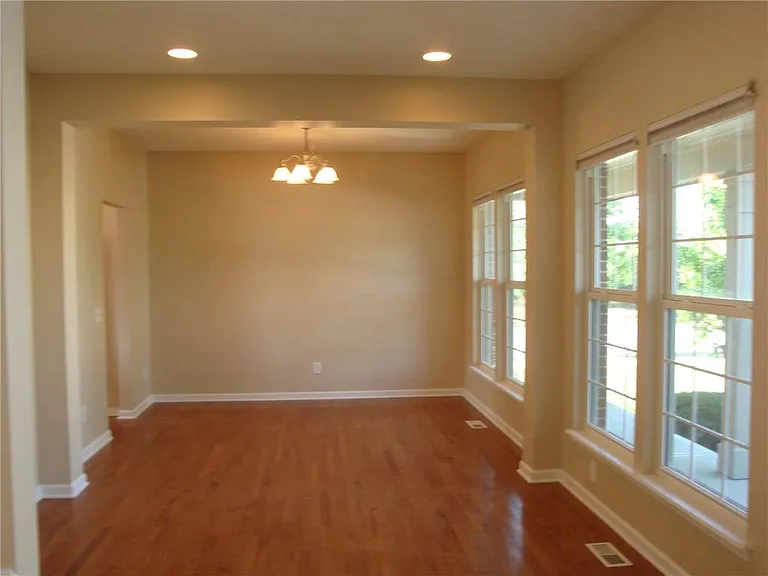 13032 Thames Dr — Photo 3