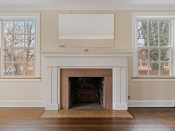 4th image of 2123 W 107th St