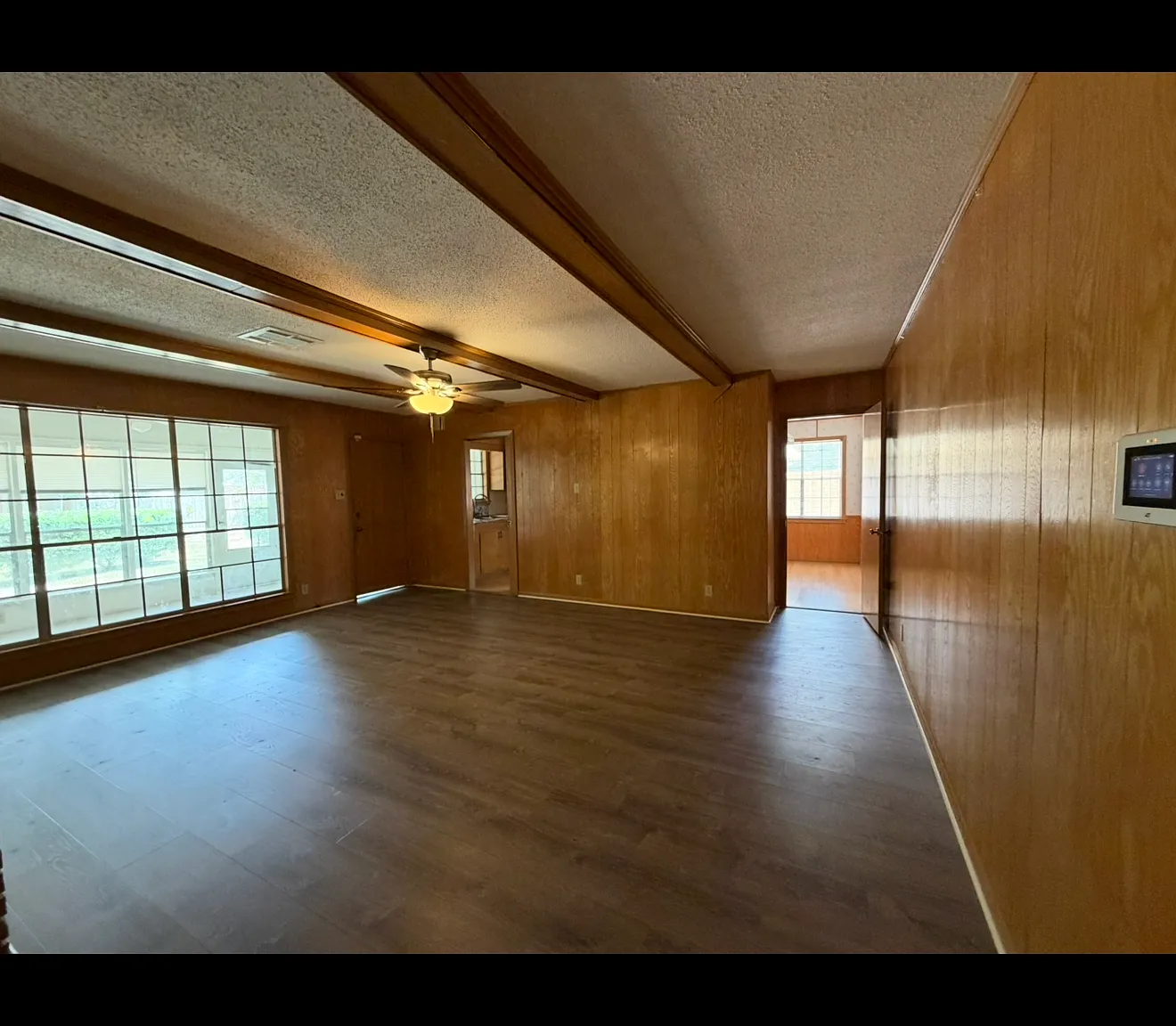 4 bed, 2.5 bath, 2848 sqft, $2,950 — Photo 2