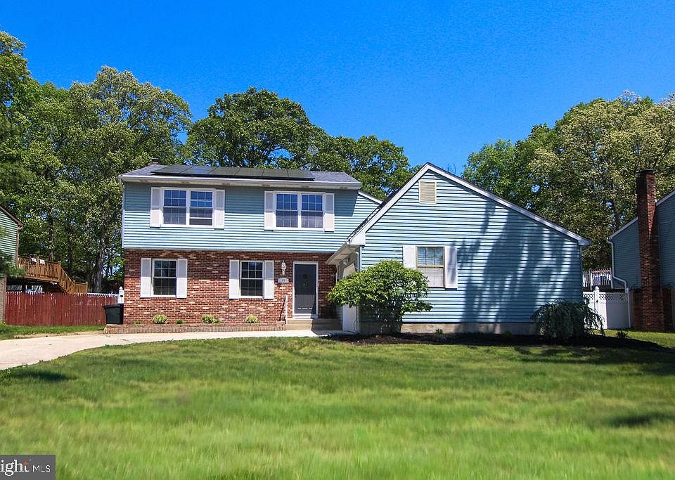 1st image of 11 Mill Ct