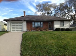 600 English Ln, Dubuque, IA 52003